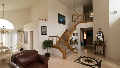 2239 Main ST R7N 2T3