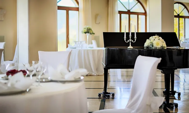 How to Choose Custom Furniture for Hotels, Villas, Offices, and Restaurants